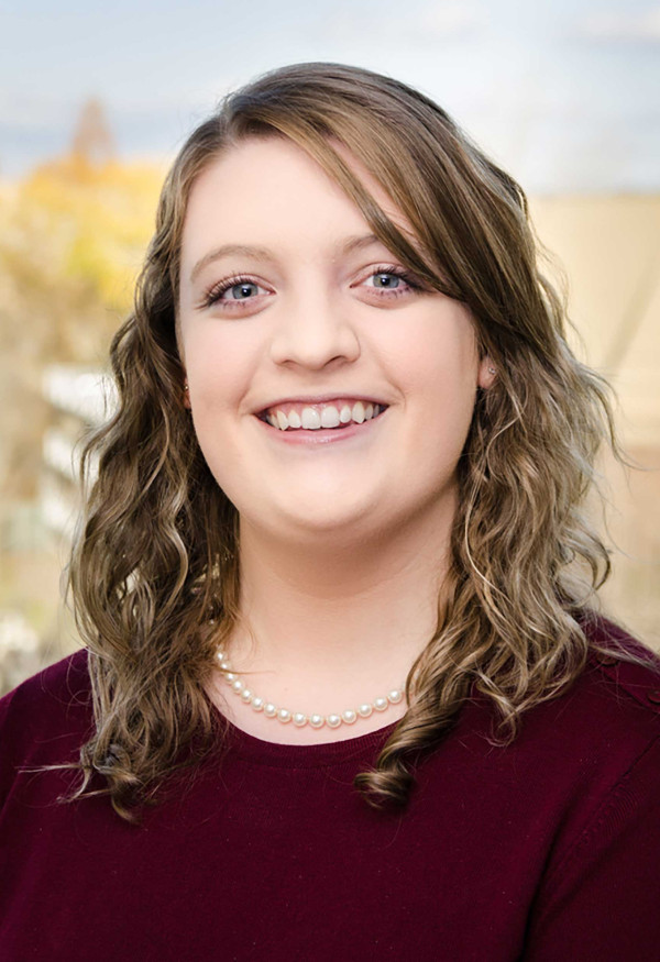 Hayley Corey headshot