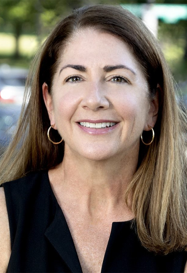 Erin Flanigan headshot