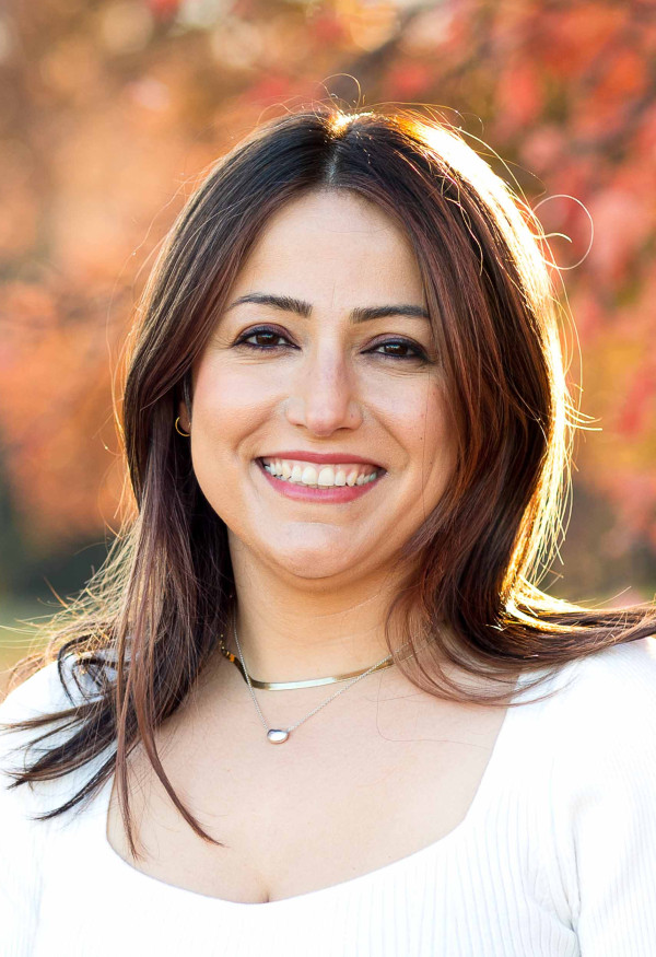 Sogand Karbalaieali headshot