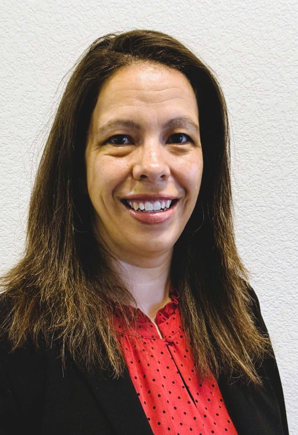 Christina Leach headshot