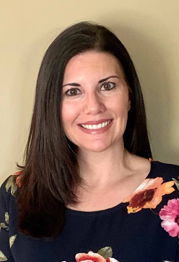 Holly Mattera headshot