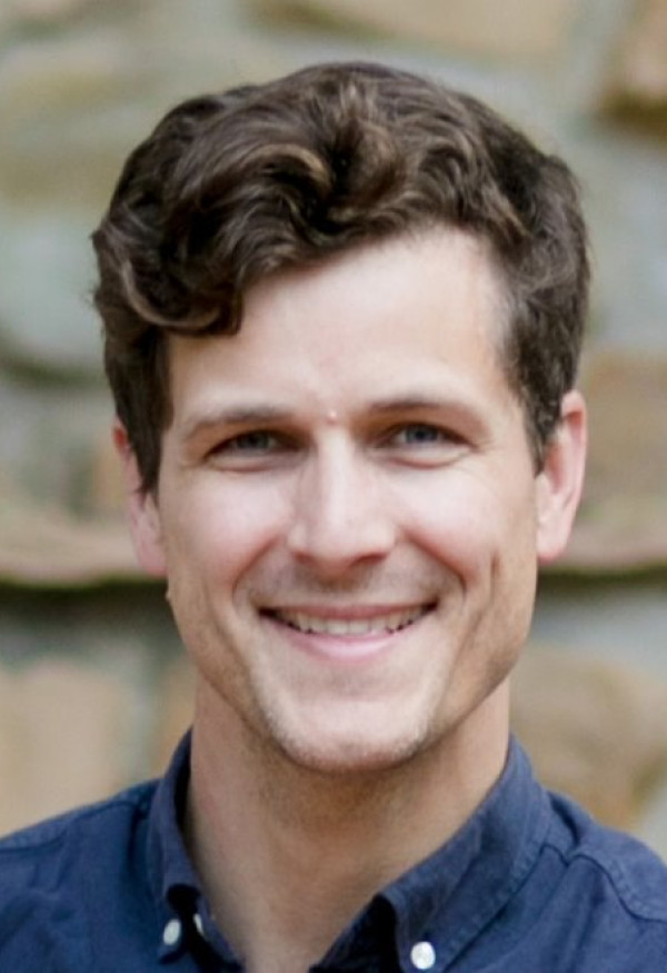 Jonathan Overman headshot