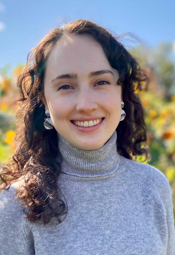 Greta Ritzenthaler headshot