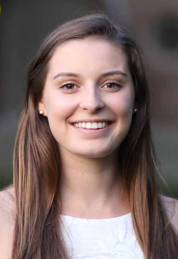 Emma Stockton headshot