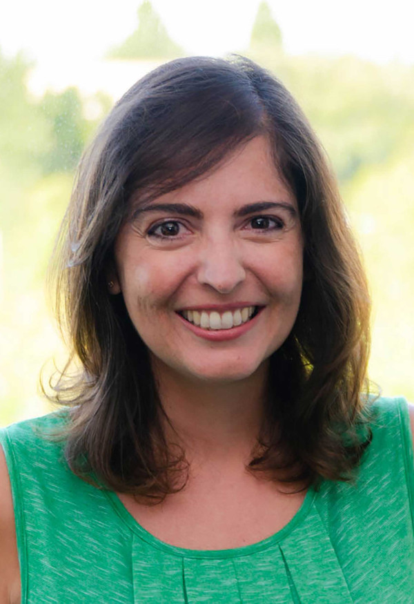 Angela Valenti headshot